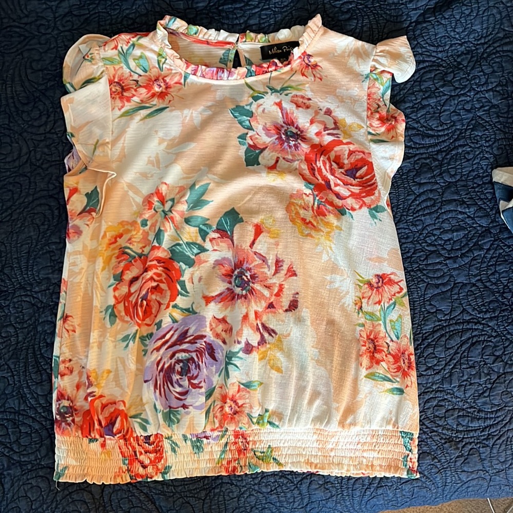 Ruffled Floral Top - Picture 3 of 4